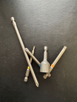 EMBOUTS ET DOUILLES DE VISSAGE