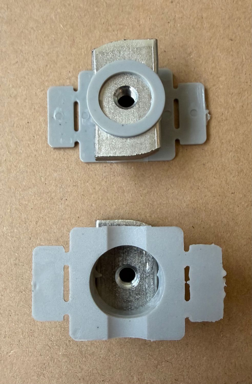 ECROU POUR RAIL TYPE 41/41 - M6 - INOX A2