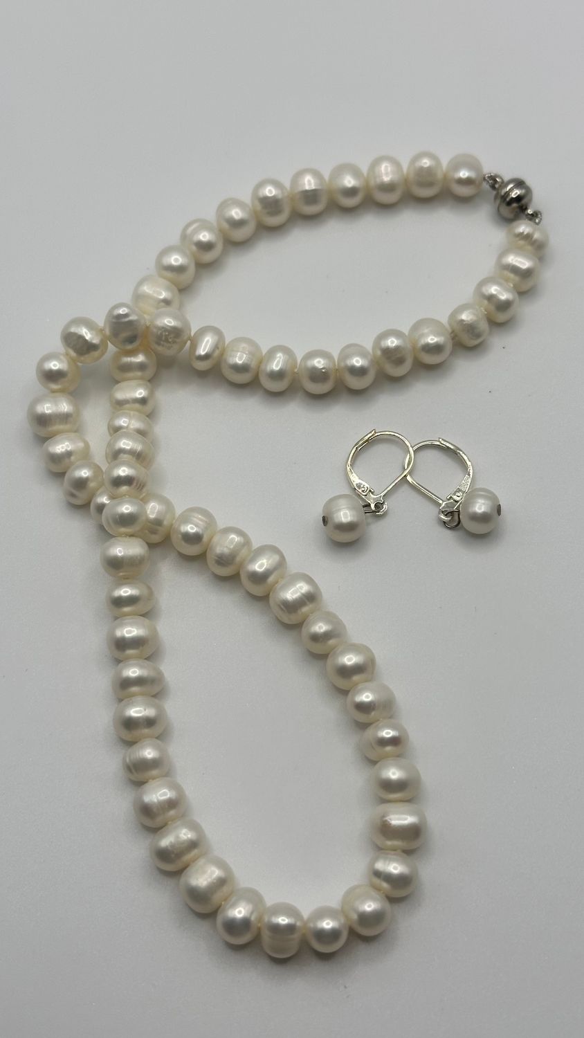 Pearl Necklace &amp; Matching Earrings