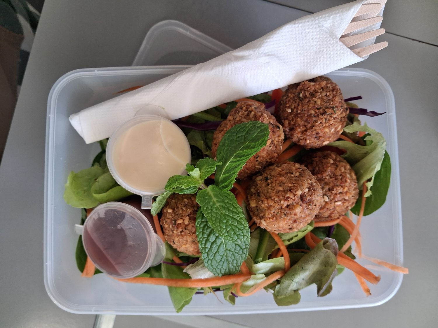 Falafel salad