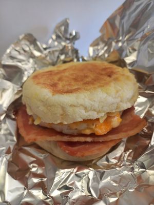 Bacon &amp; Egg Muffin Split