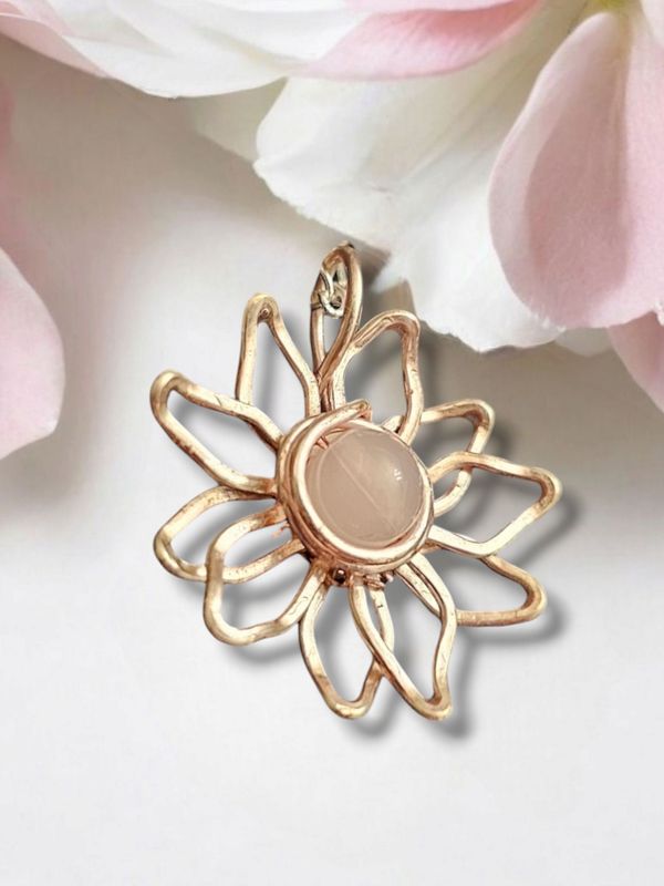 Rose Quartz Small Flower Pendant