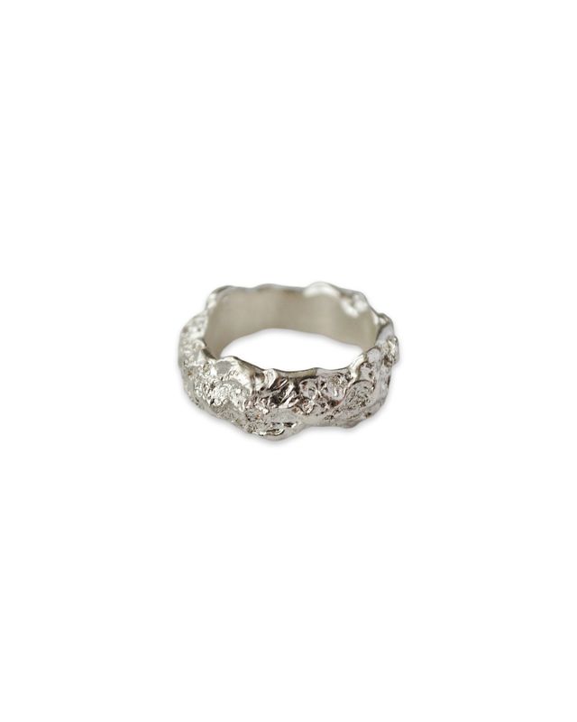 Silver  ring Size 17.2  ( 7 US ring )