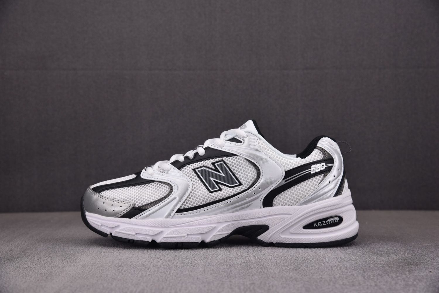 New Balance 530
