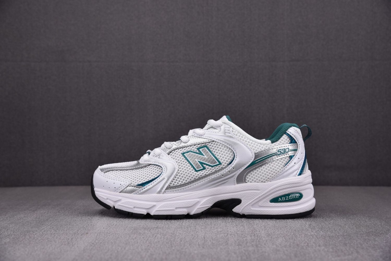 New Balance 530
