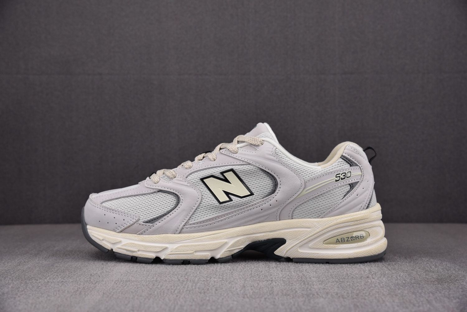 New Balance 530
