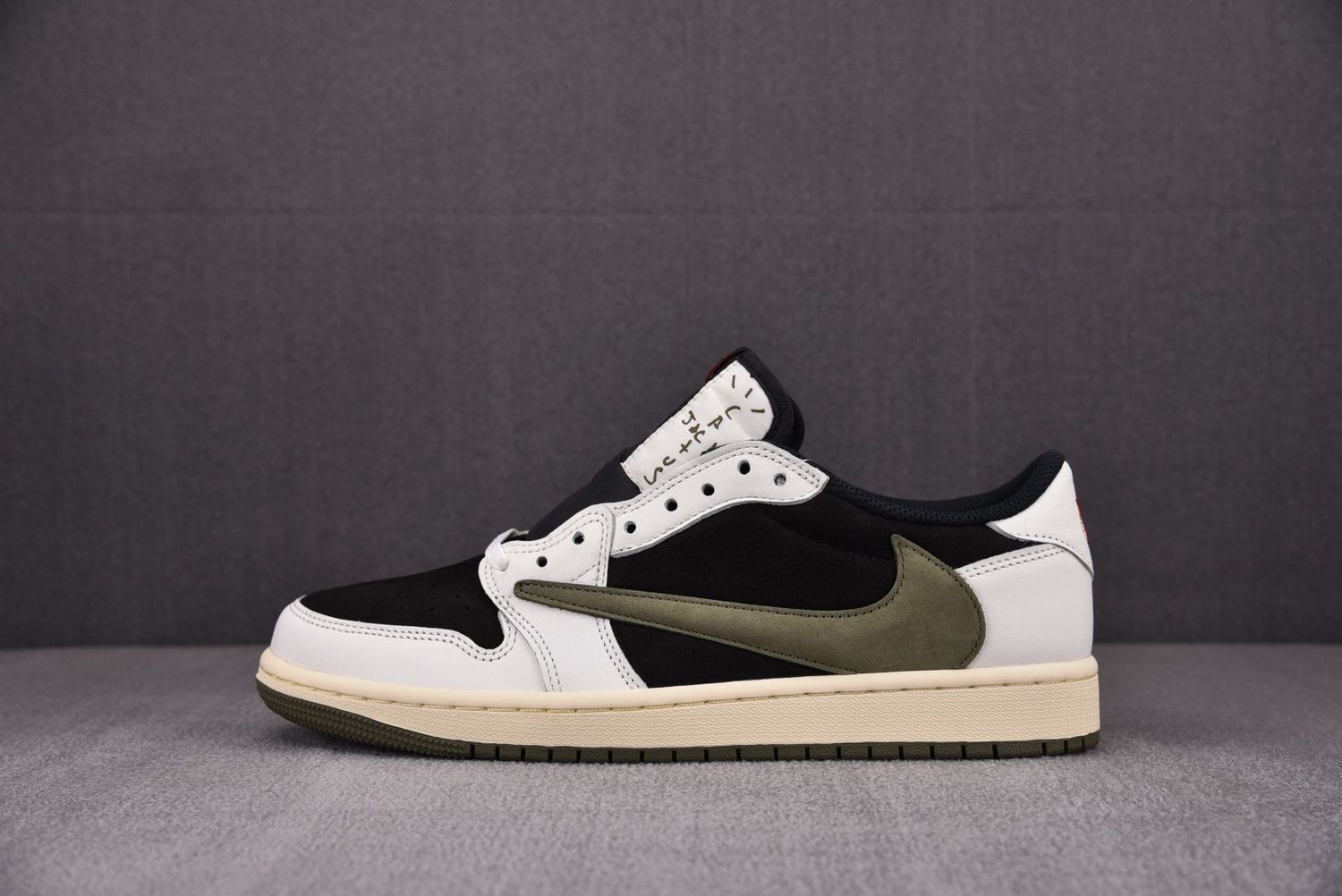 JORDAN 1 LOW TRAVIS SCOTT