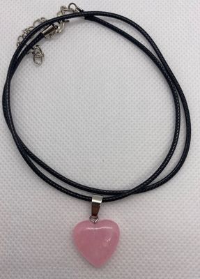 Natürlicher Steinherz Anhänger mit Schwarzer Lederkette Rosa