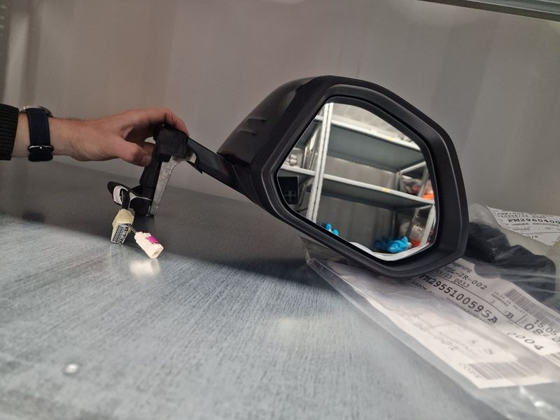 ASSY OUT MIRROR UN RH MEM PWR LOGO DIM