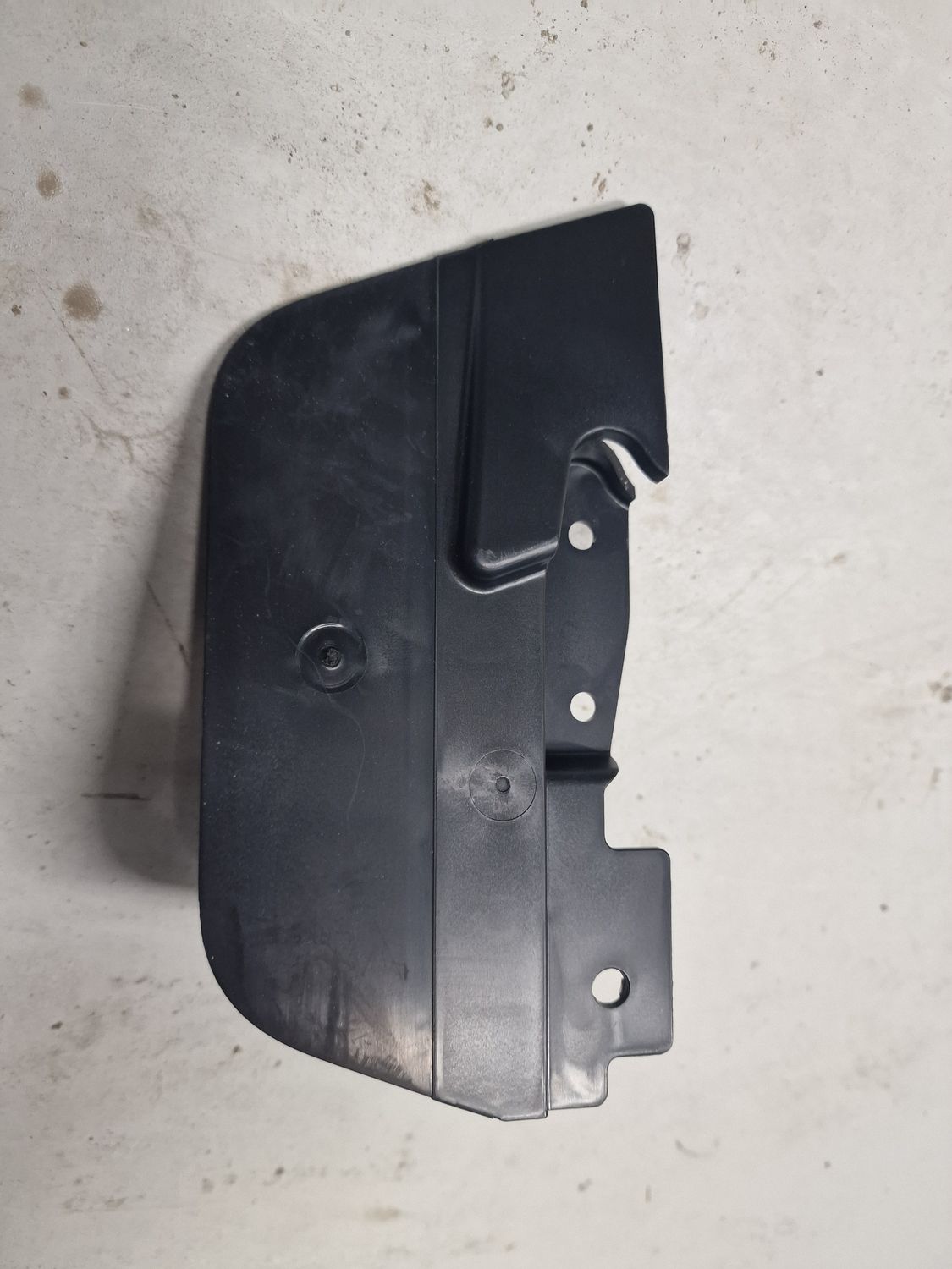 REAR WHEEL AIR FLAP LH