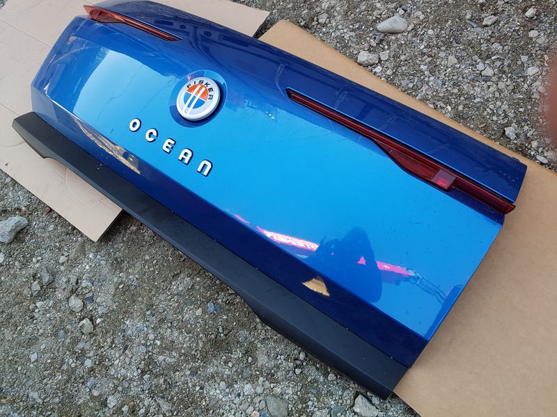 LIFTGATE PLASTIC SKIN ASM - used