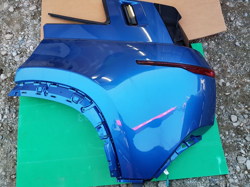 BODY PLASTIC REAR QUARTER ASM LH - used
