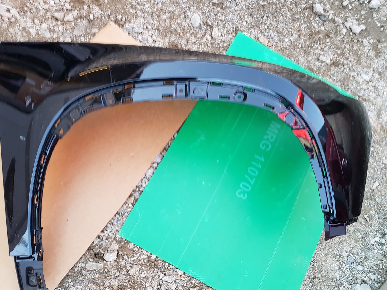 PLASTIC FENDER ASM RH - used