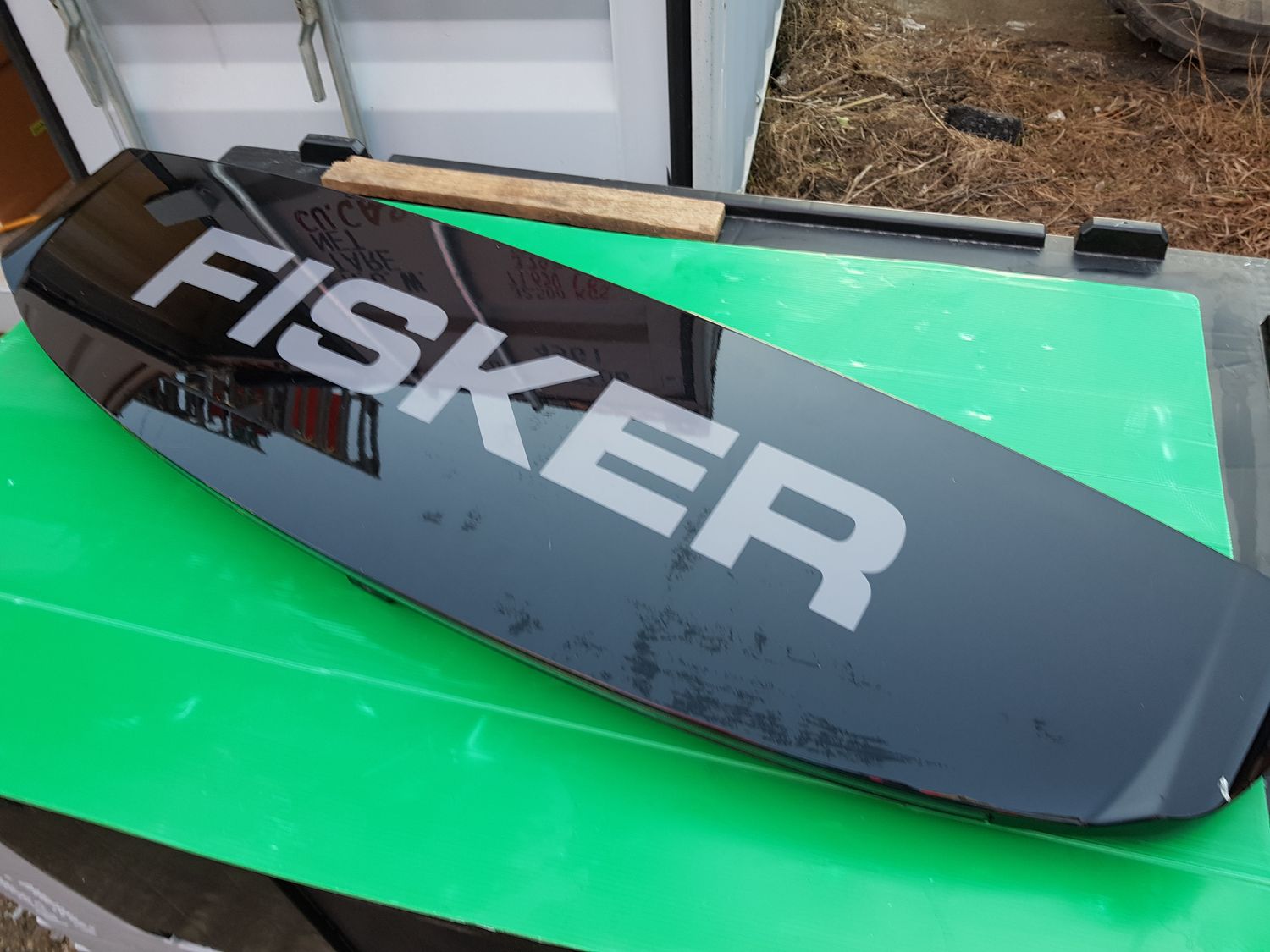 SPOILER ASSY WITH CAMERA - used