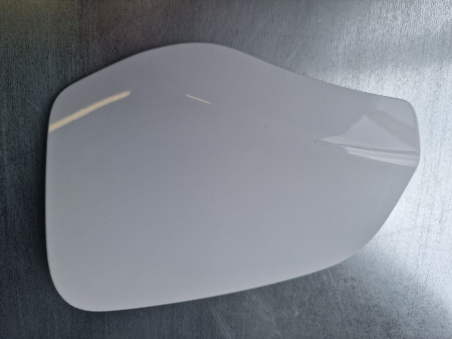 CHARGING LID OUTER PANEL white - used
