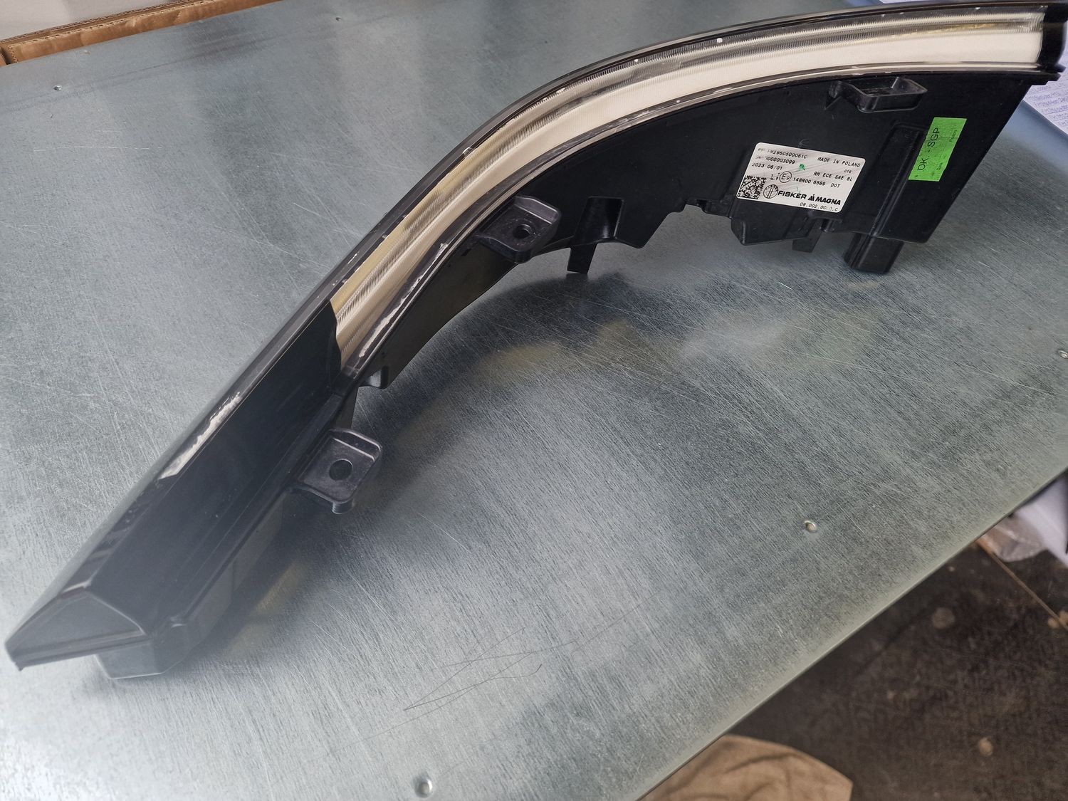 FRONT TURN INDICATOR LAMP RH - used