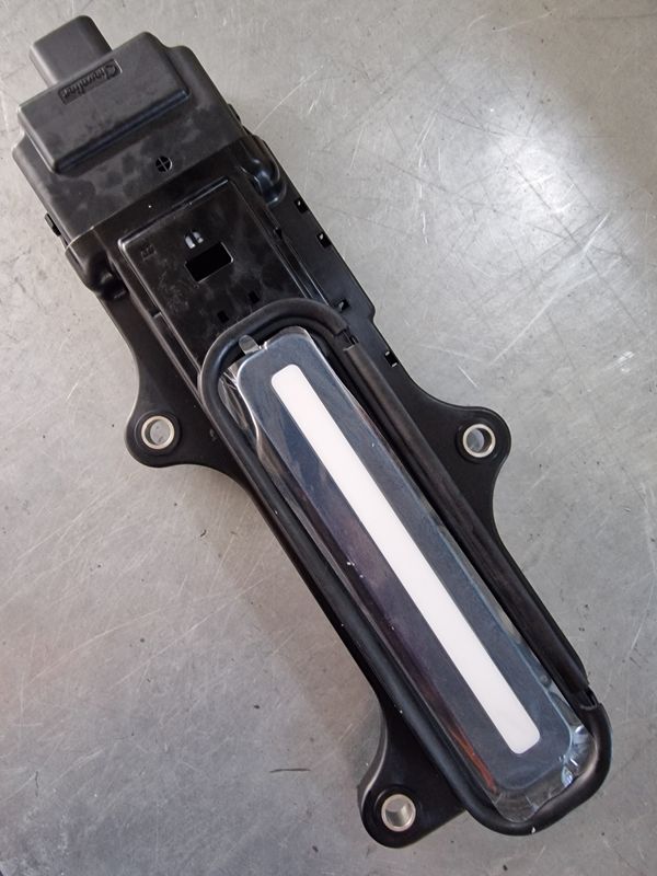 OUTER DOOR HANDLE FRT and RR RH BCBM
