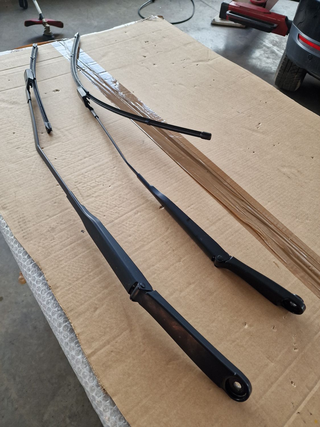 ASSY WIPER ARM PR LHD