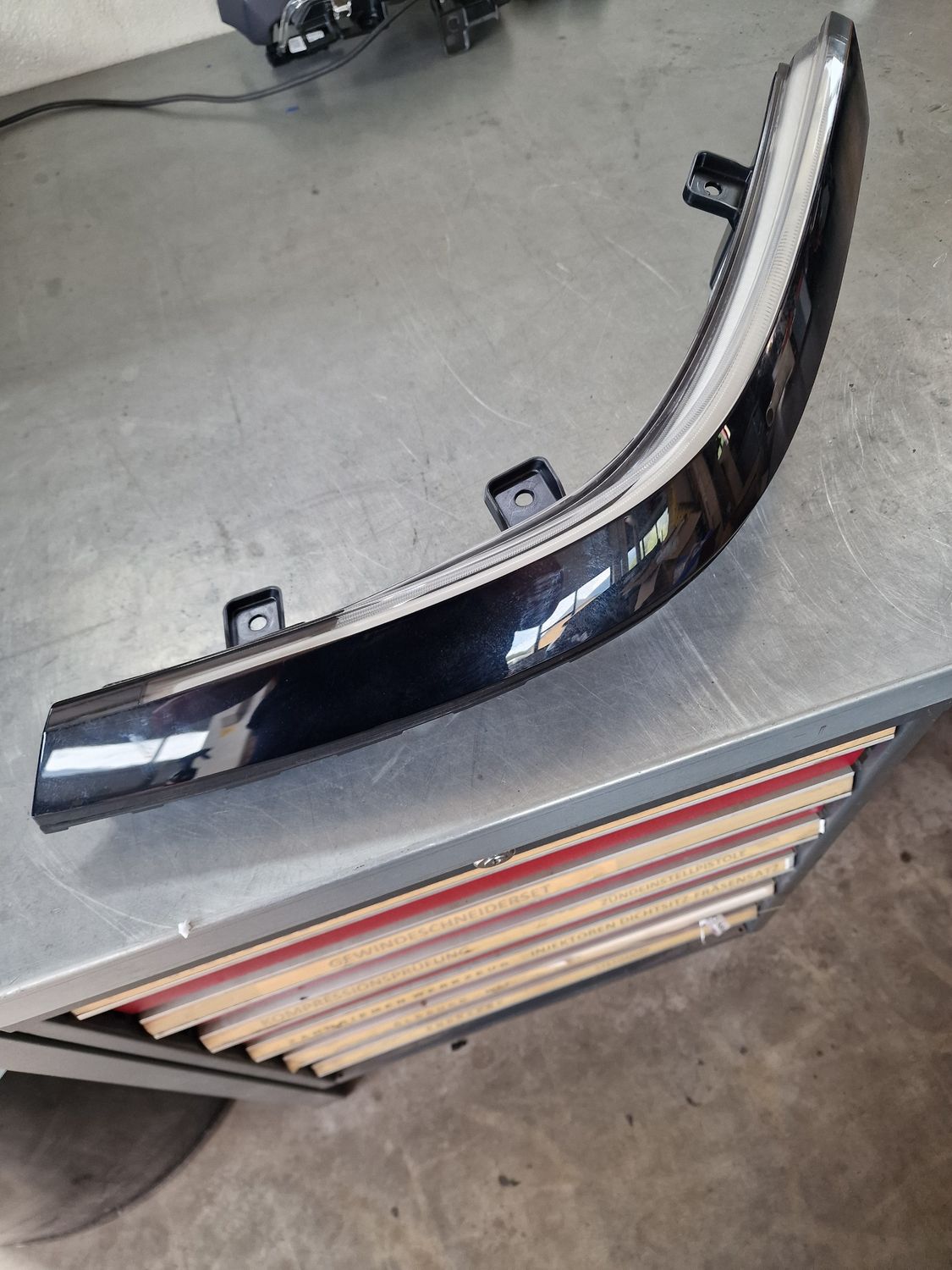 FRONT TURN INDICATOR LAMP LH