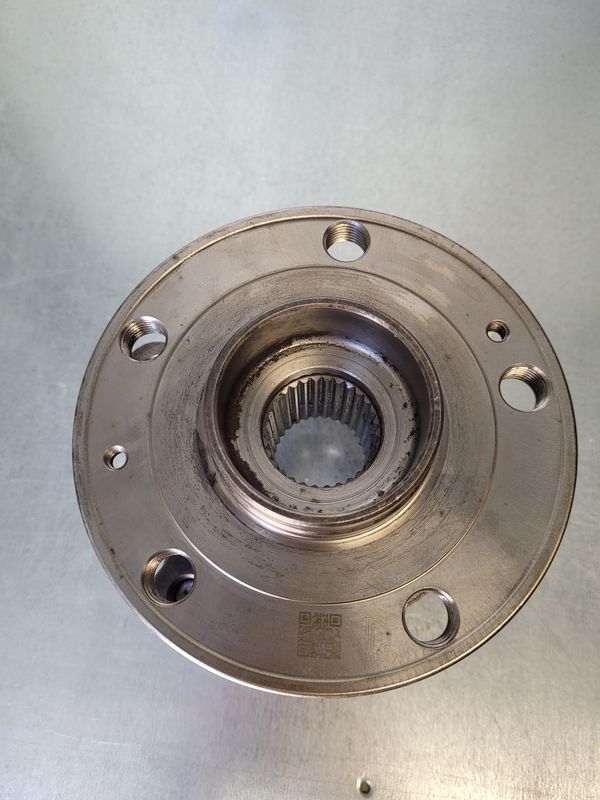 HUB BEARING DRIVEN