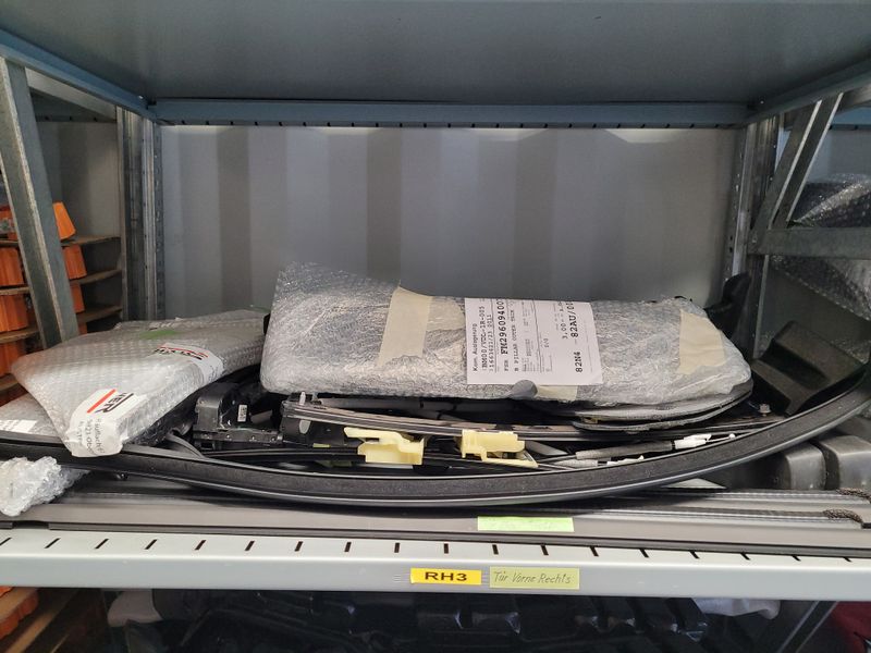 Div Ersatzteile Tür vorne rechts