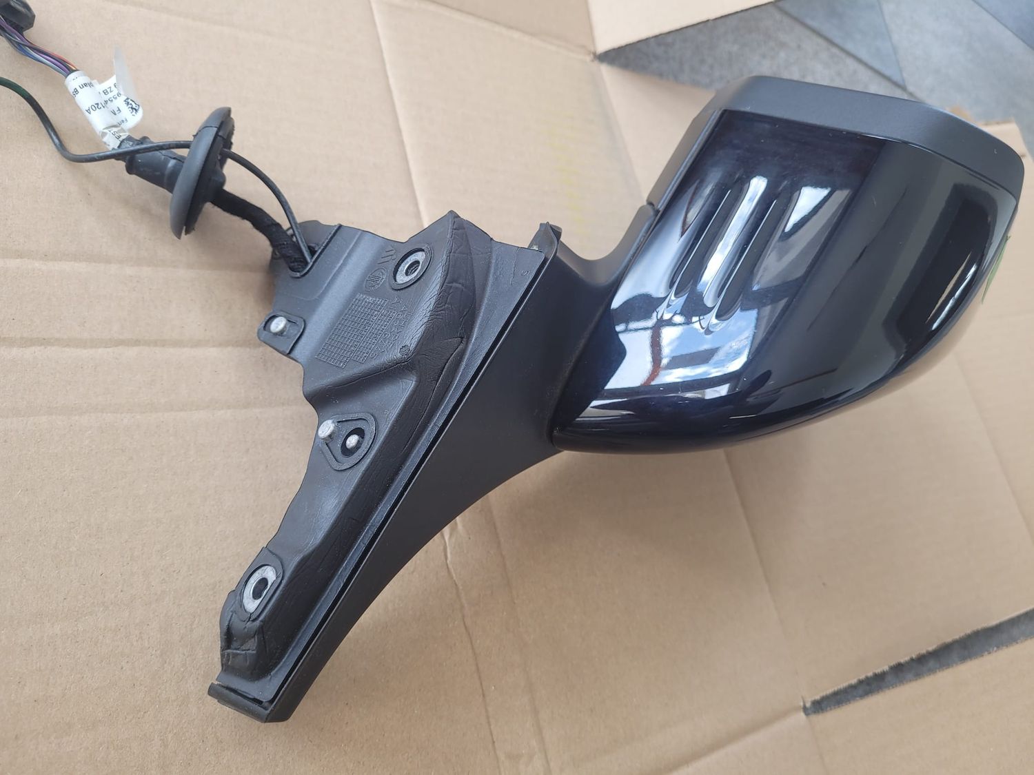ASSY OUT MIRROR US VERSION LH