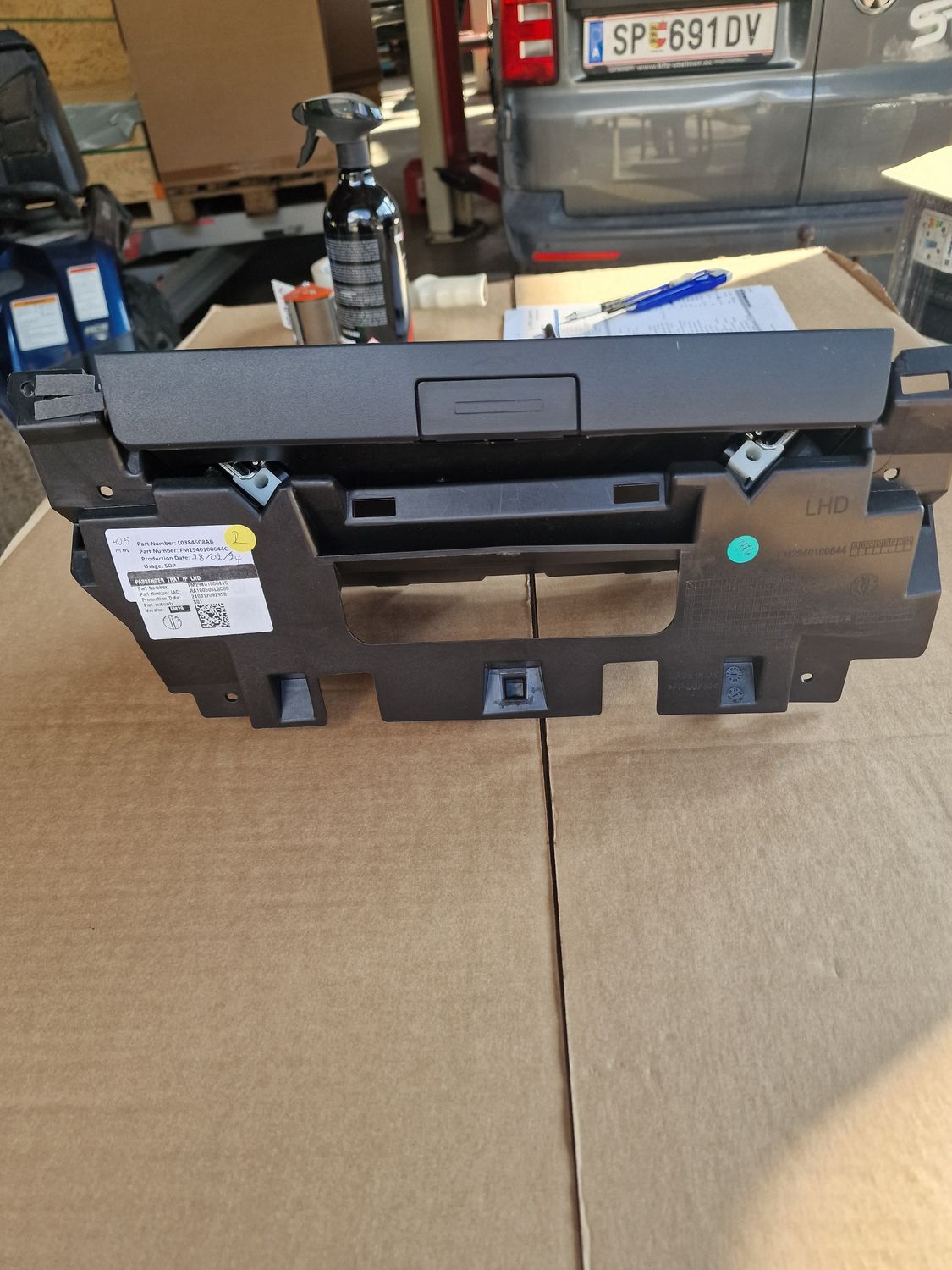 PASSENGER TRAY IP LHD