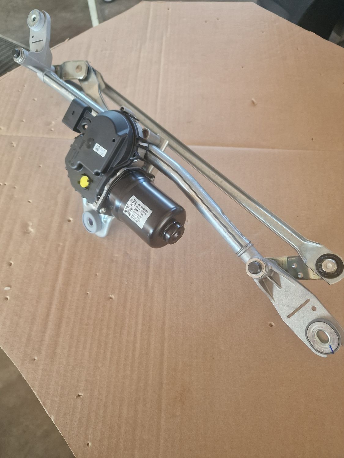 MOTOR WIPER FR ASSY LHD