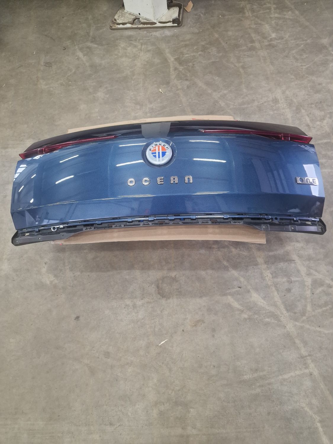 FP TAILGATE ASM Mariana incl REAR LAMPS and ILUMINATED LOGO and WIRING HARNES