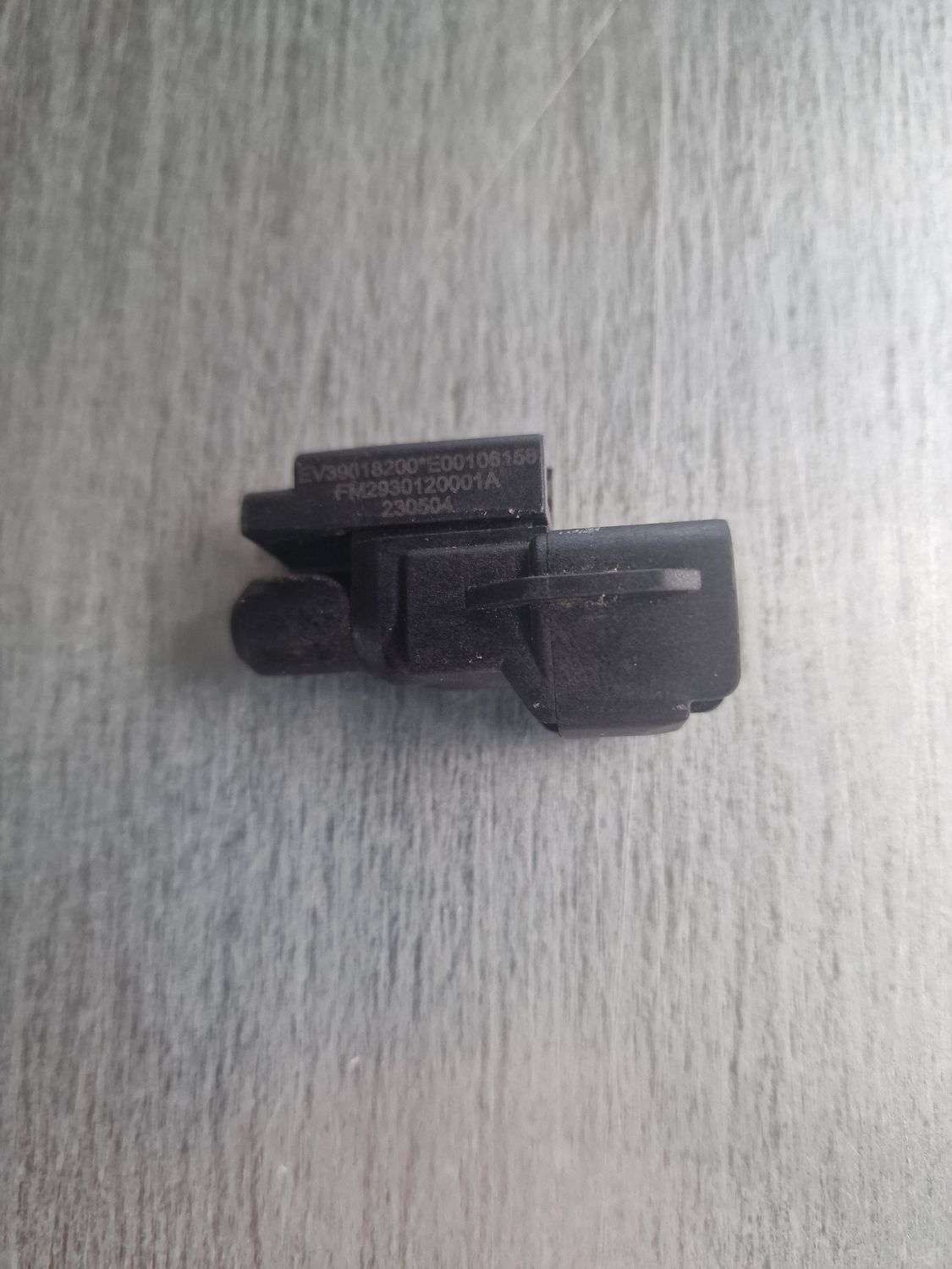 AIR OUTSIDE TEMPERATURE SENSOR