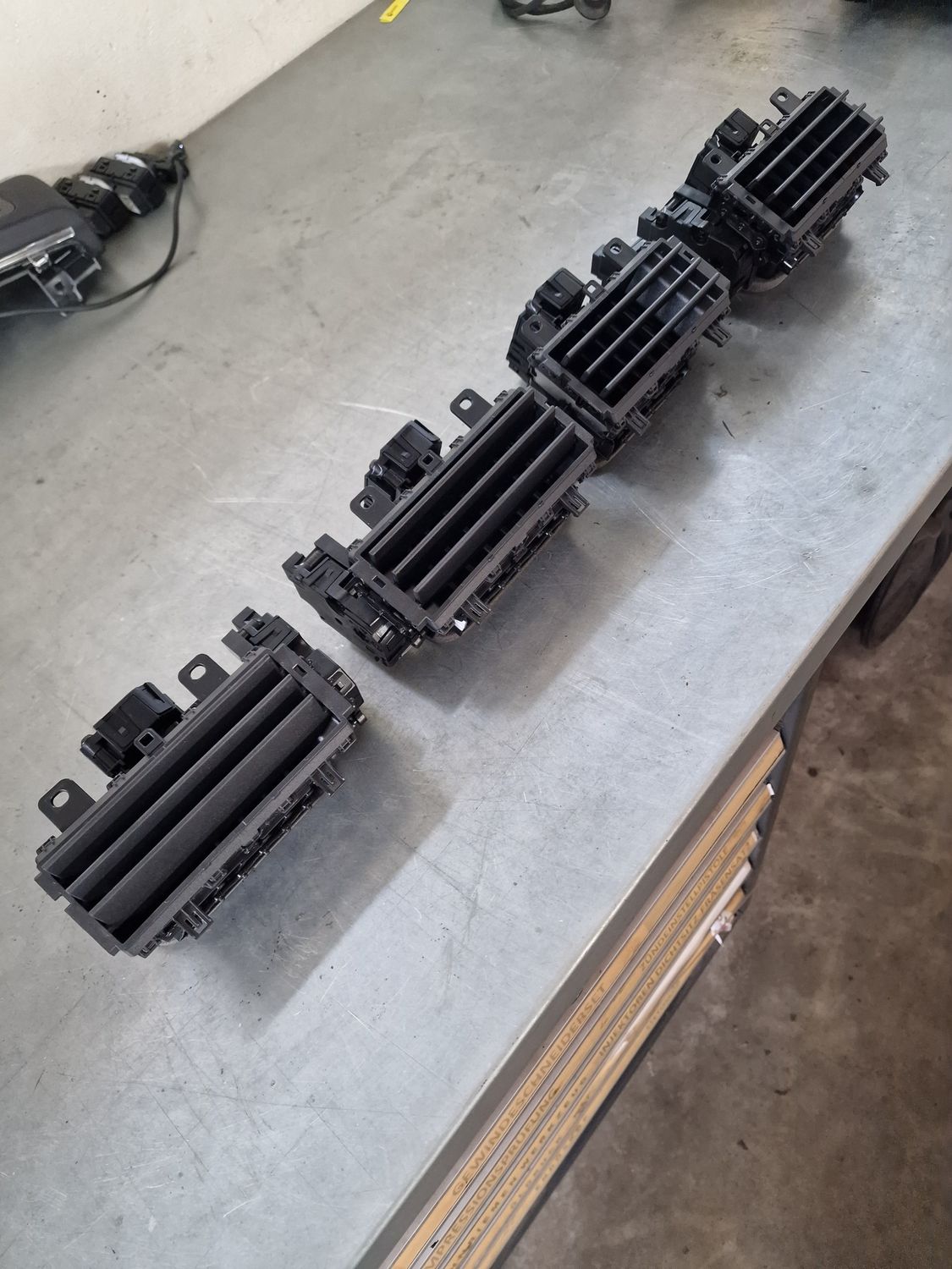 ELECTRIC VENT OUTER SET