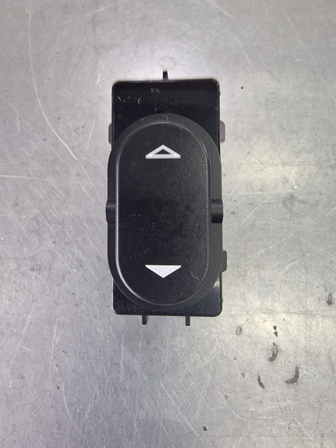 REAR SEAT ADJUSTMENT CONTROL SWITCH