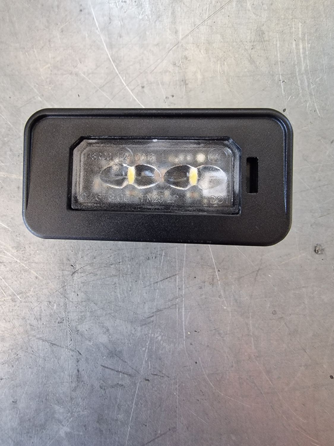 LICENSE PLATE LAMP