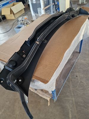 COWL-COVER ASSY LHD with a smooth surface USED A