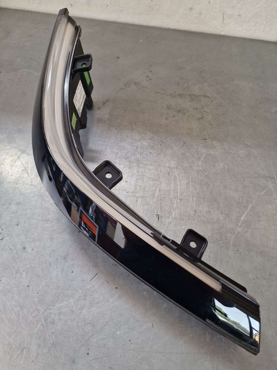 FRONT TURN INDICATOR LAMP RH USED A
