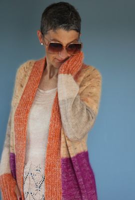 Soulfood Cardigan – Strickanleitung für kuschelige Jacke mit Schalkragen, A-Linie &amp; Taschen