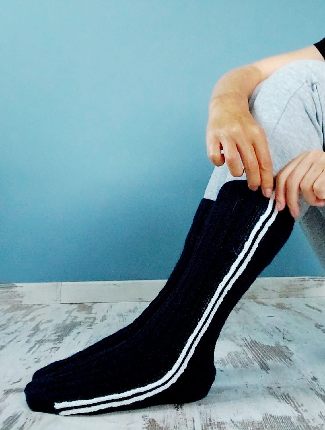 Strickanleitung &quot;Lines&quot; Stylische Socken mit Seitenstreifen – bequem wie deine Lieblingsjogginghose!
