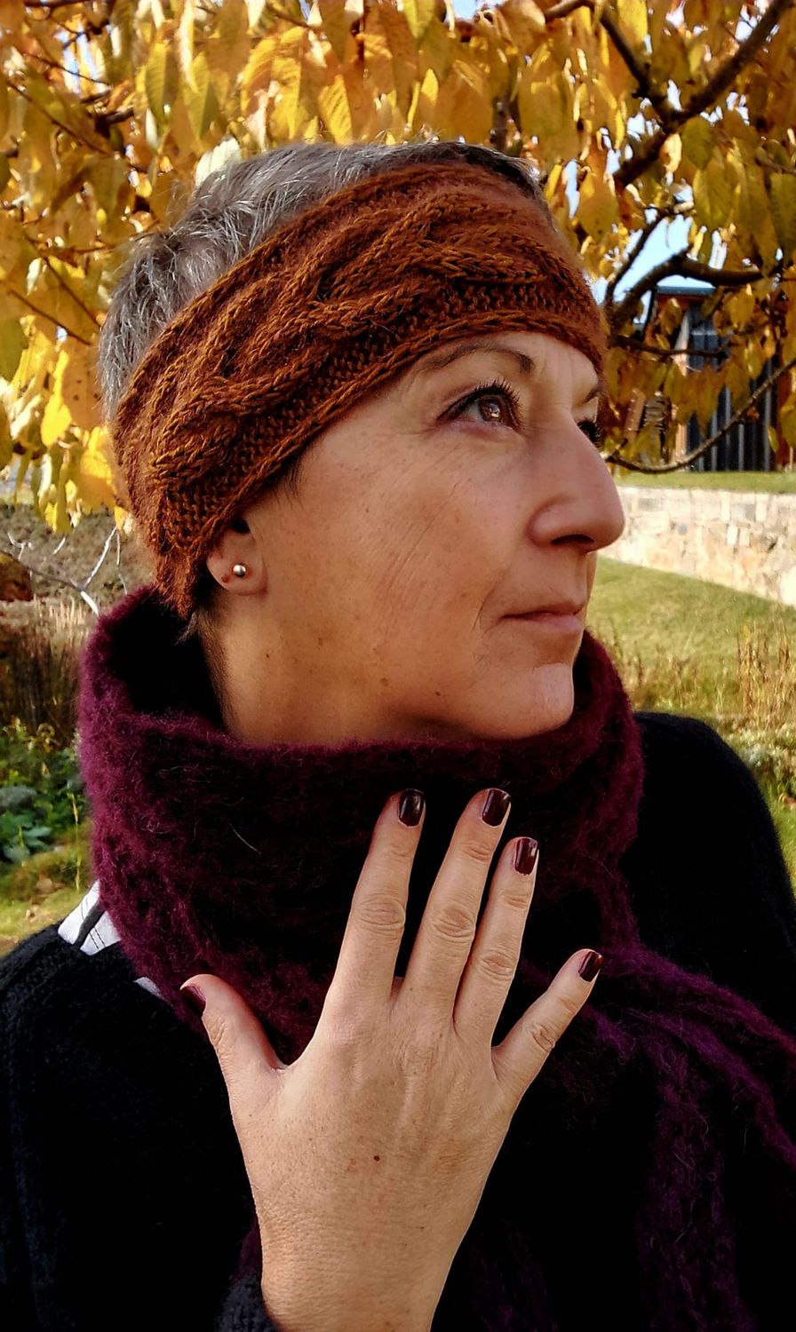 Naila - Klassisches Zopfmuster-Stirnband – Strickanleitung (DK Garn, I-Cord-Rand, Kitchener Stitch)