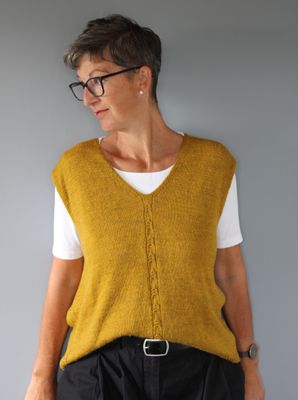 Vest End Girl Slipover – Strickanleitung für einen vielseitigen Pullunder (Top-Down)