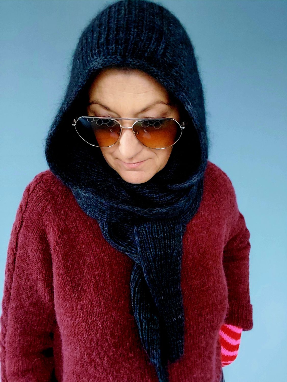 Dani Hood – DIY Strickanleitung mit YouTube Videos - Flauschiger Kapuzenschal in 3 Größen