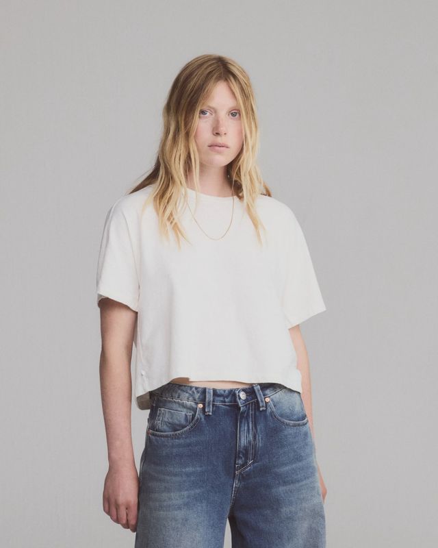 Tenue  Ella White