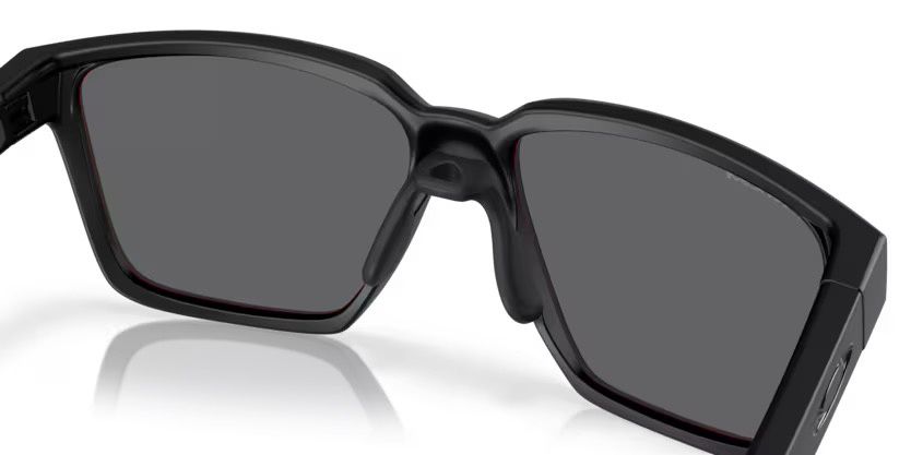 Oakley Actuator SQ