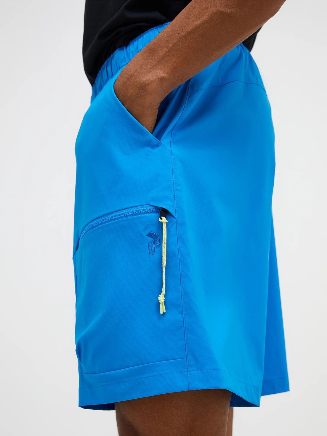 Peak Performance M Outdoor Cargo Shorts-BRILLIANT BLUE