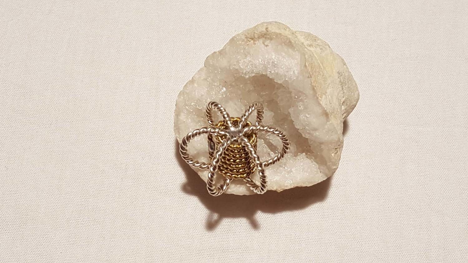 Lost cubit pendant harmonizer