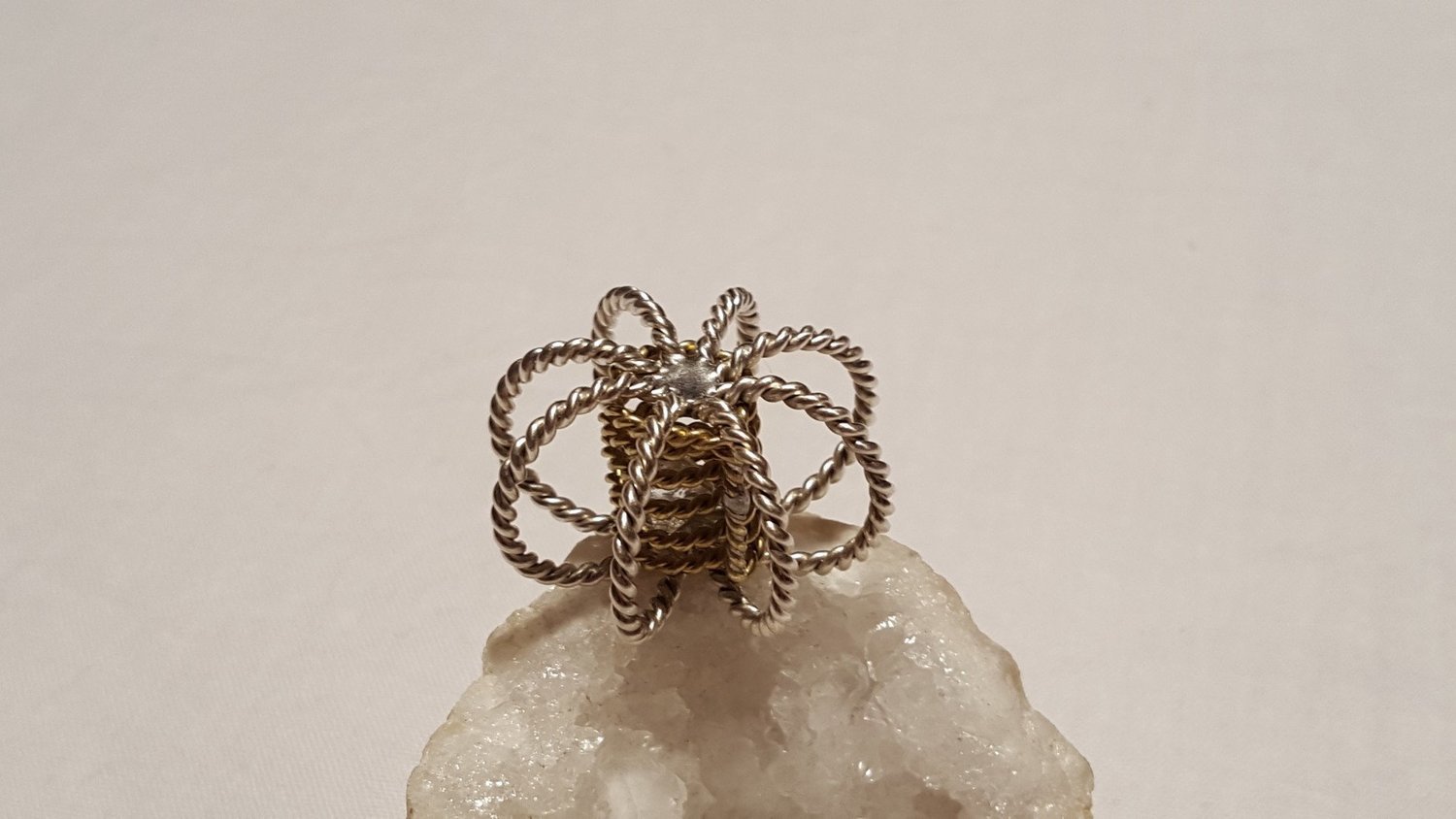 New earth lost cubit pendant