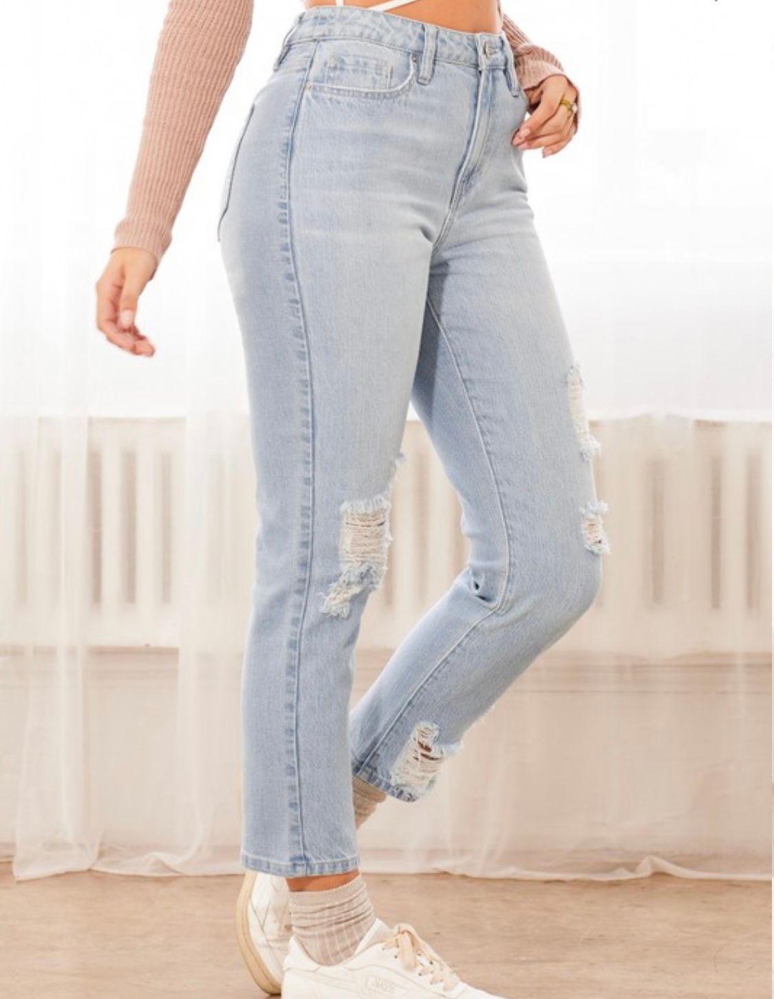 YMI Junior Dream Mom Fit Jeans, Color: Light Wash, Size: 1