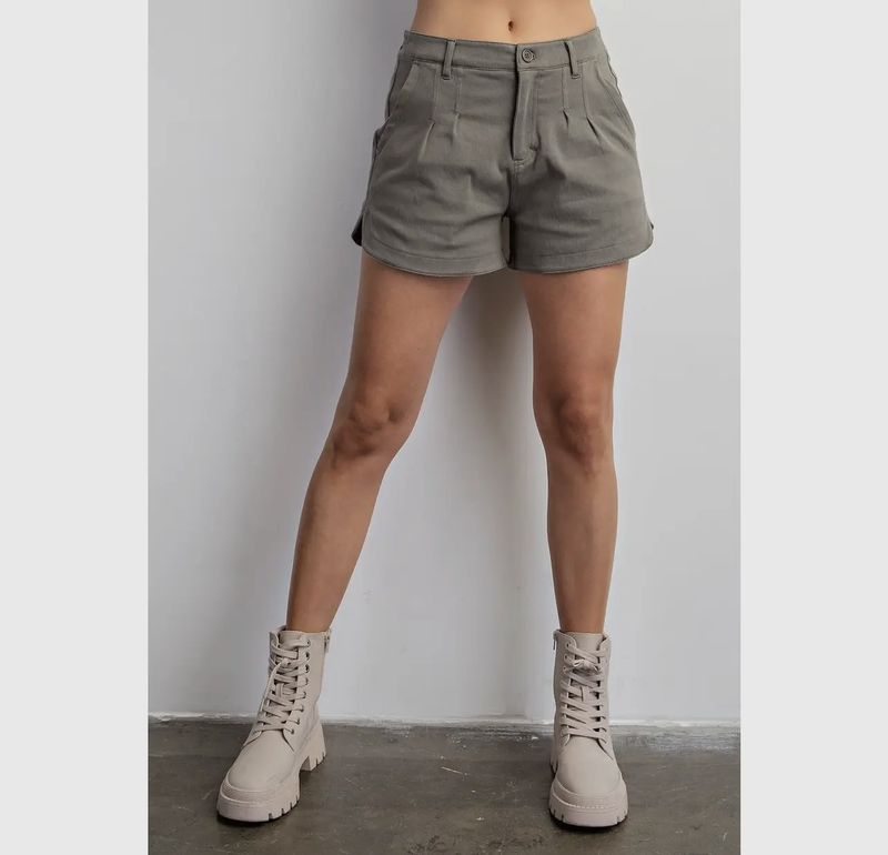 Pleated Twill Stretch Shorts