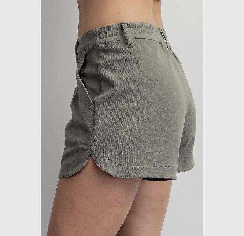 Pleated Twill Stretch Shorts