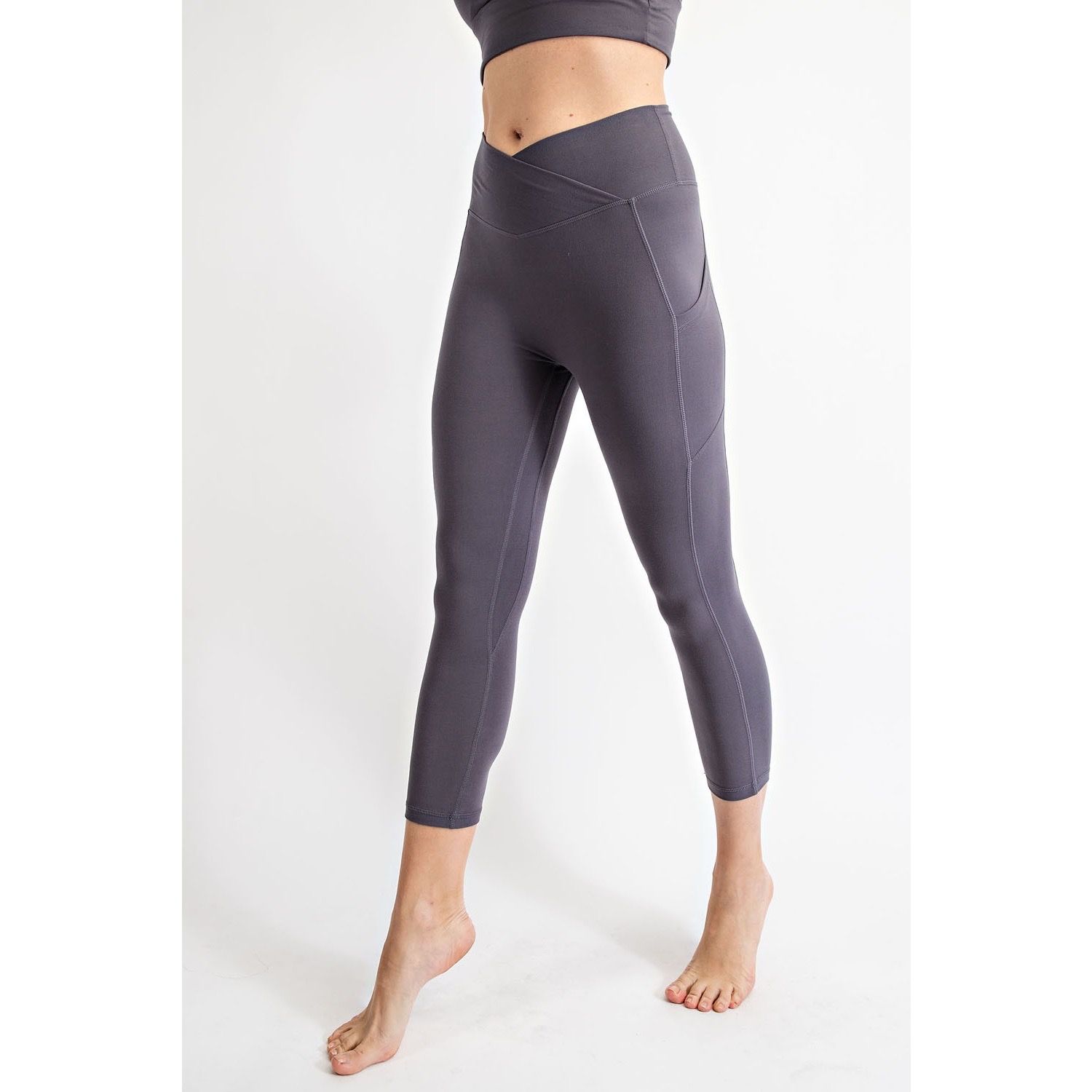 Butter Soft V-Shaped Capri Pocket Leggings, Color: Charcoal, Size: S