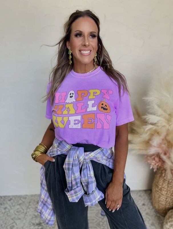 "Happy Halloween Comfort" Color Graphic Tee